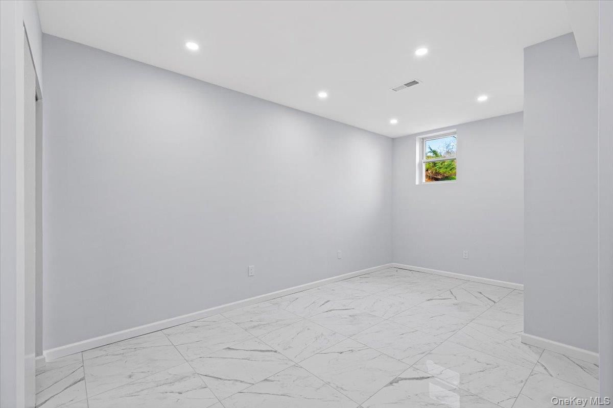 Empty room, Interior, Marble, Recessed Lighting