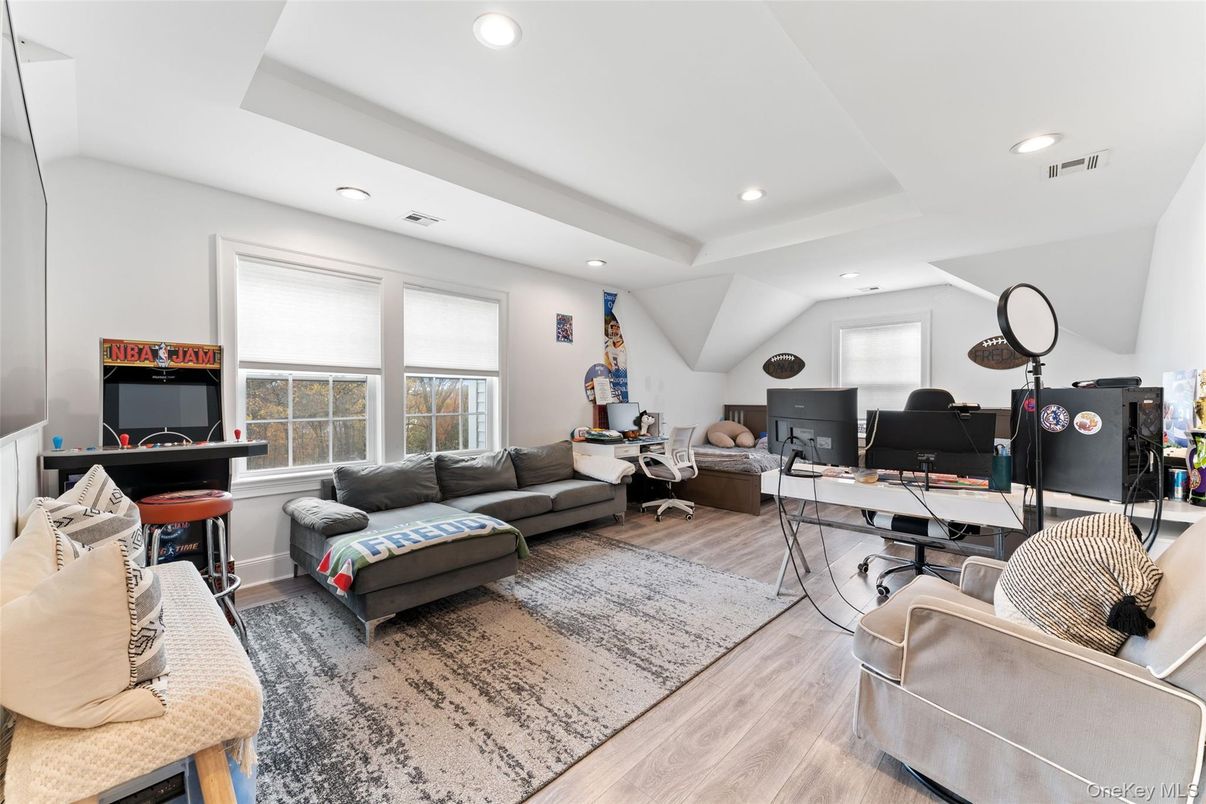 Home Office, Interior, Living room, Recessed Lighting, Wood Texture Flooring