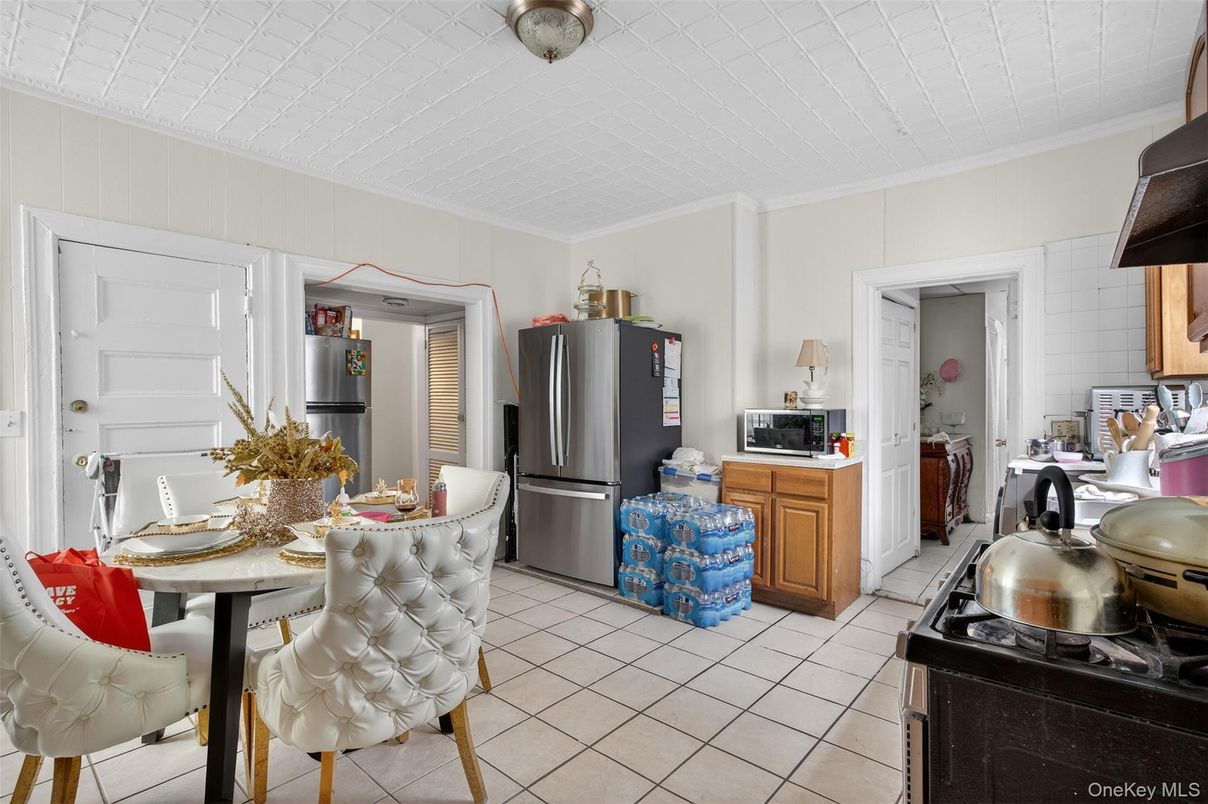Dining room, Interior, Kitchen, Stainless Steel Appliances