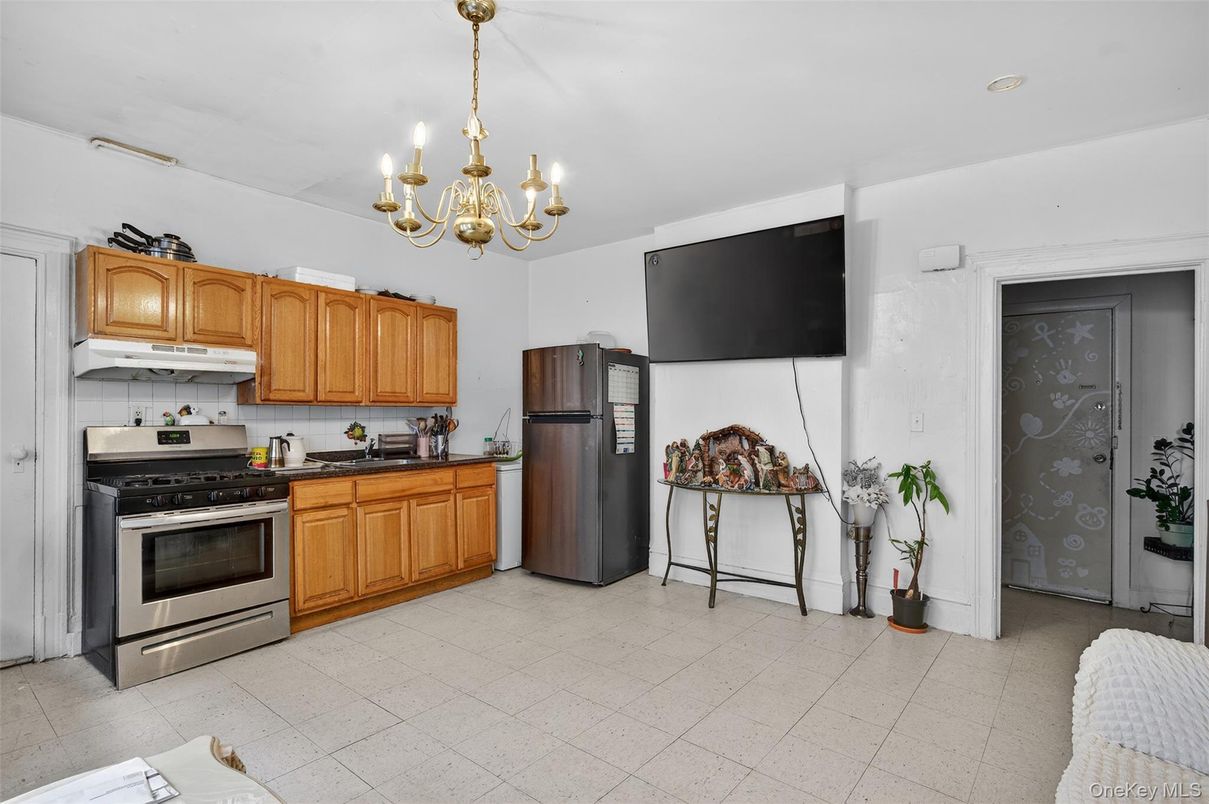 Chandelier, Interior, Kitchen, Stainless Steel Appliances