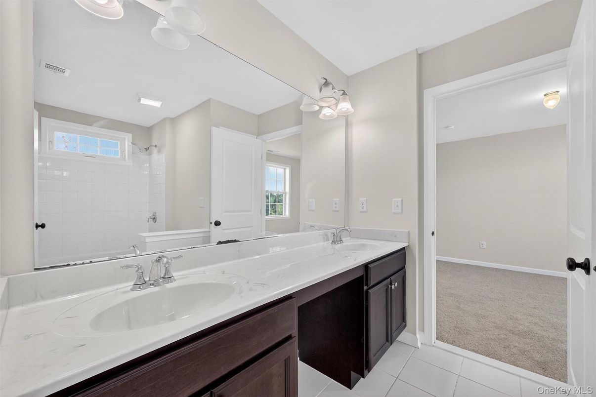 Bathroom, Dual Sink Vanities, Interior
