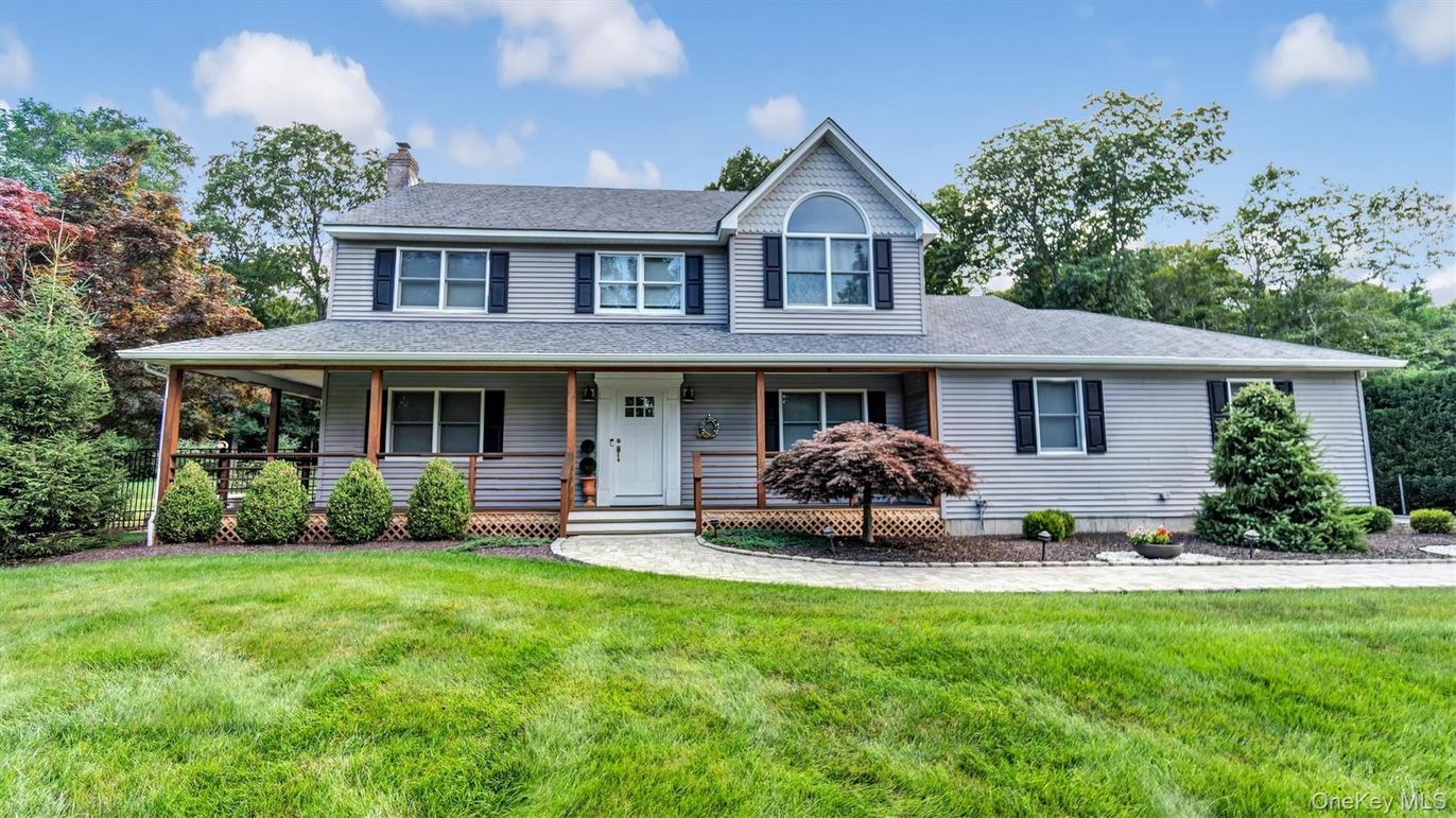 Exterior, Facade, Farmhouse