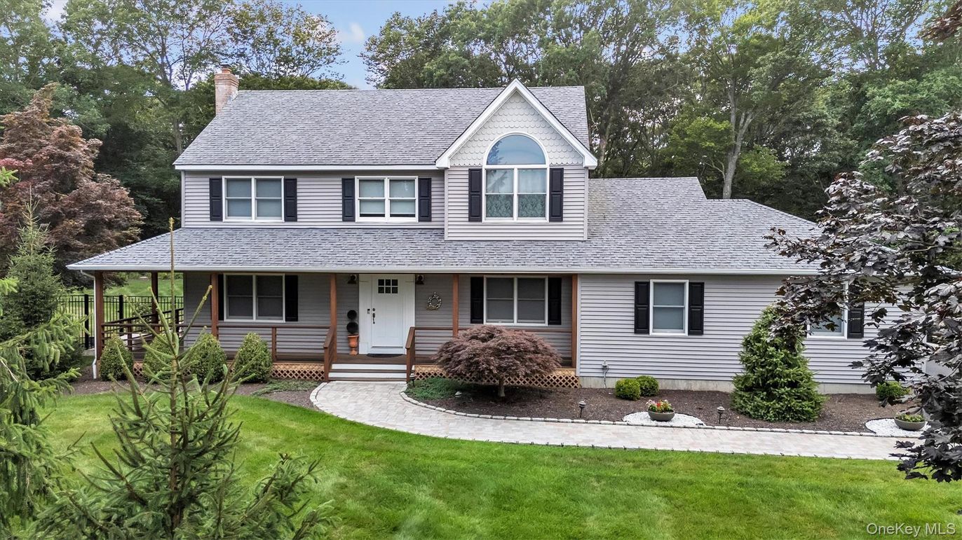 Exterior, Facade, Cape Cod