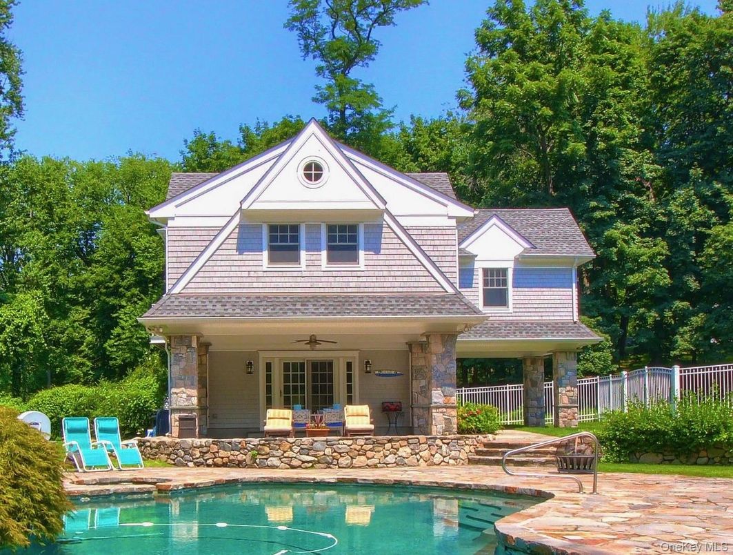 Exterior, Facade, Pool, Queen Anne Victorian
