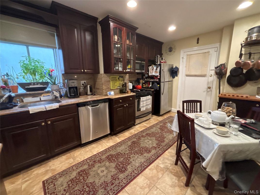 Dining room, Interior, Kitchen, Recessed Lighting