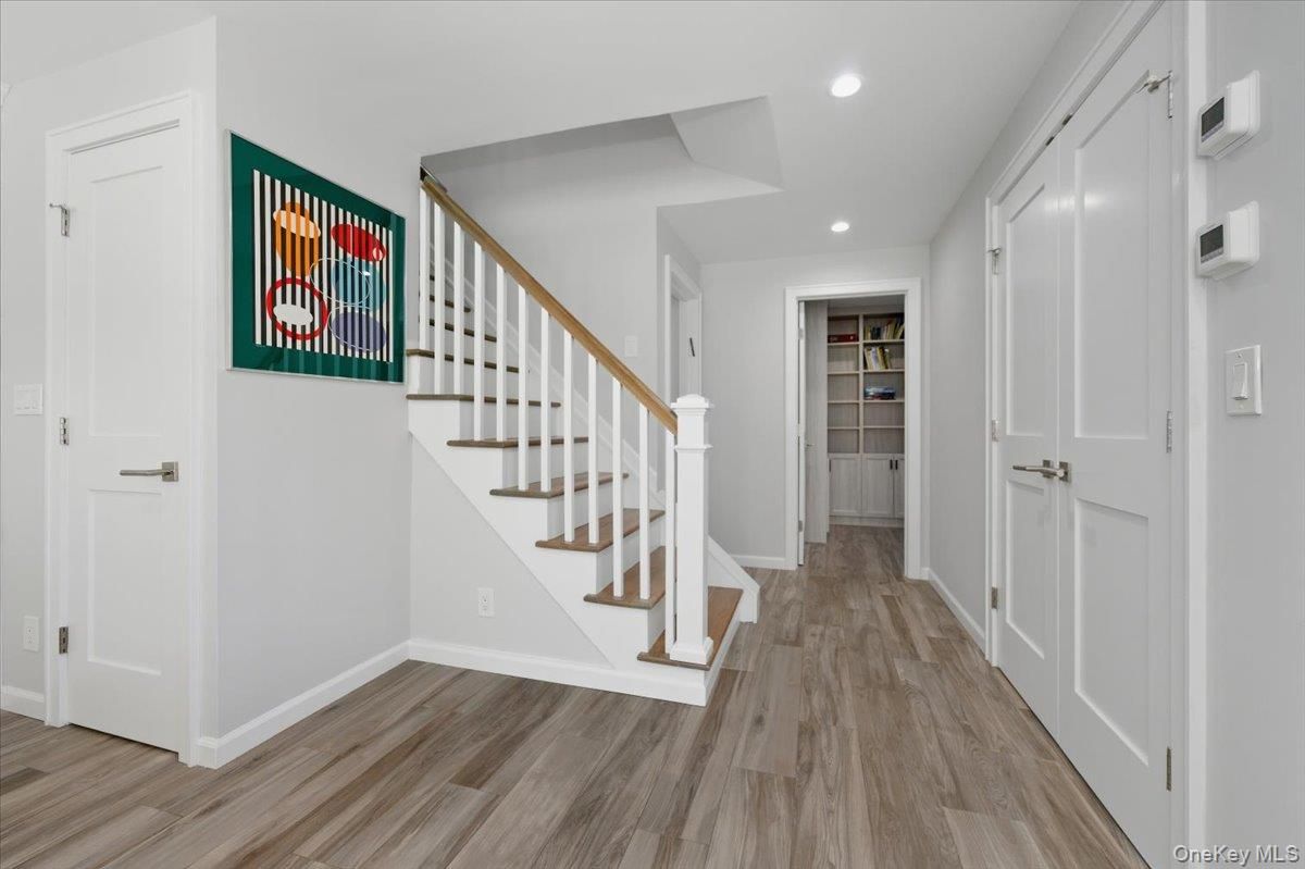 Interior, Recessed Lighting, Wood Texture Flooring