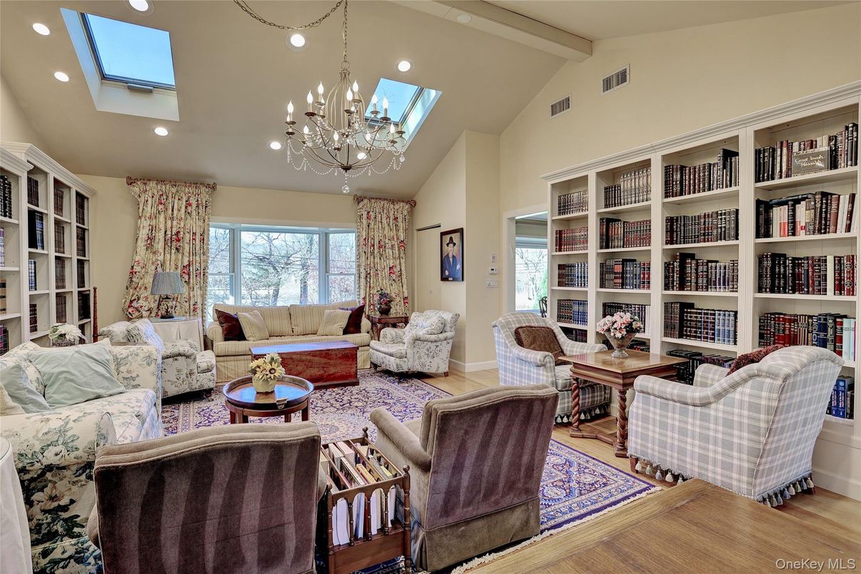 Chandelier, Interior, Living room, Recessed Lighting, Wood Texture Flooring