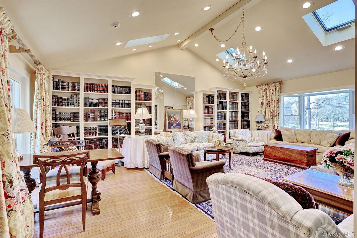 Chandelier, Interior, Living room, Recessed Lighting, Wood Texture Flooring