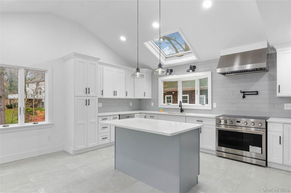 Interior, Kitchen, Pendant Lights, Recessed Lighting, Stainless Steel Appliances