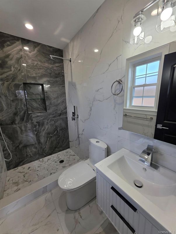 Bathroom, Interior, Marble, Marble Walls, Recessed Lighting