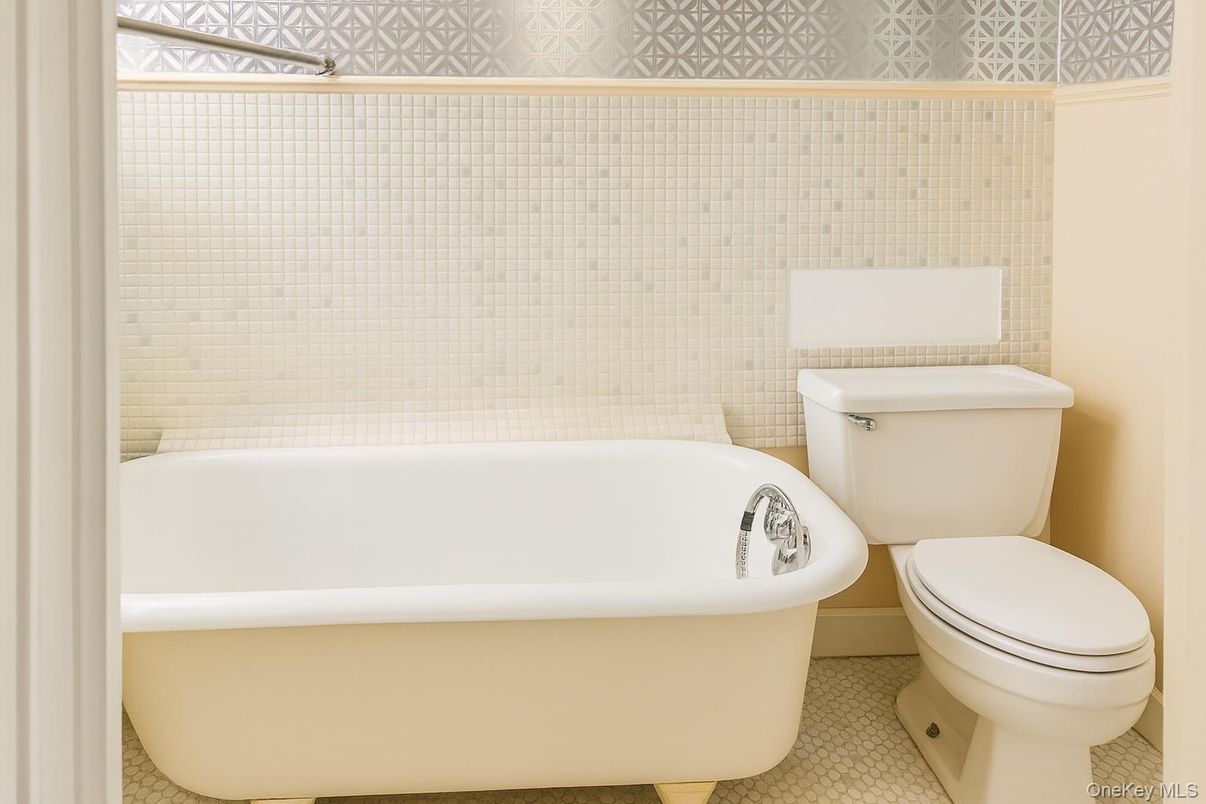 Bathroom, Free Standing Baths, Interior