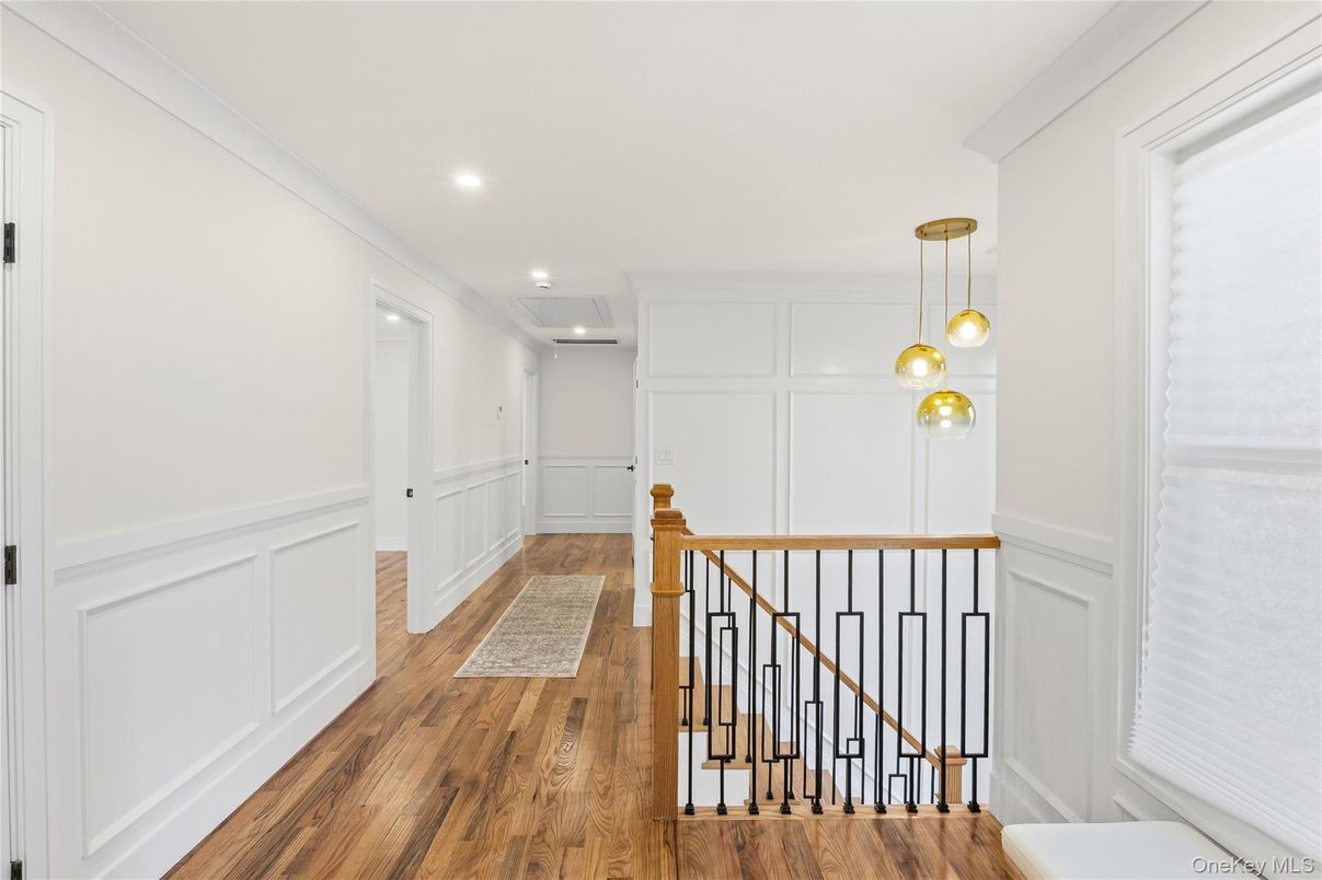 Interior, Pendant Lights, Recessed Lighting, Wood Texture Flooring