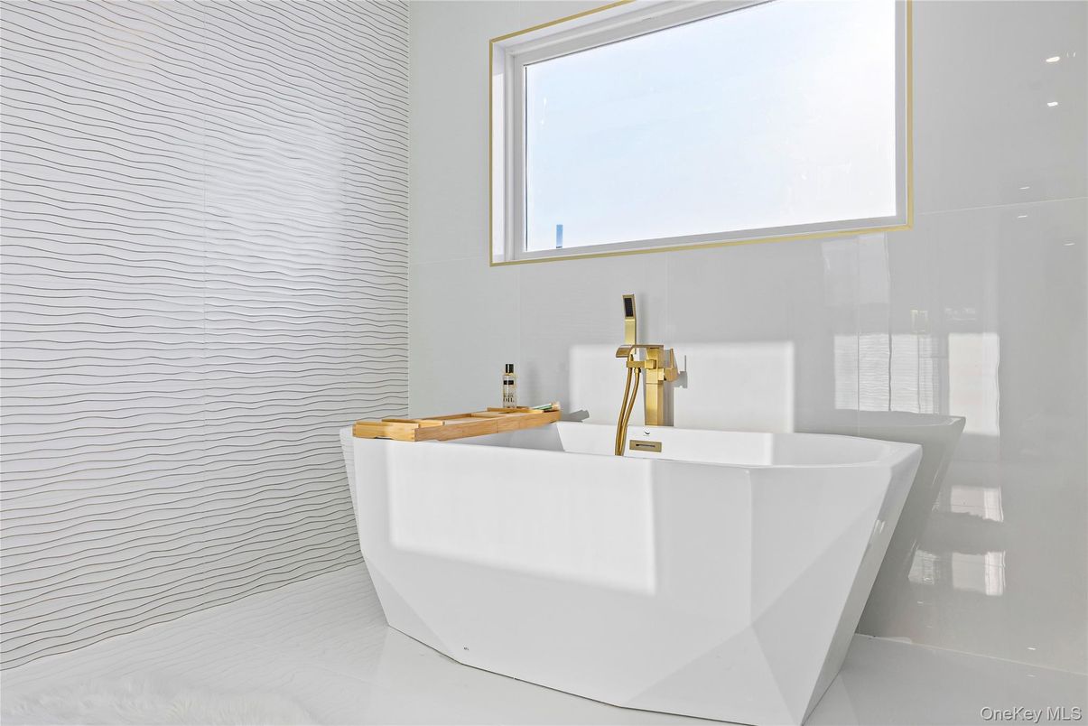 Bathroom, Free Standing Baths, Interior, Recessed Lighting