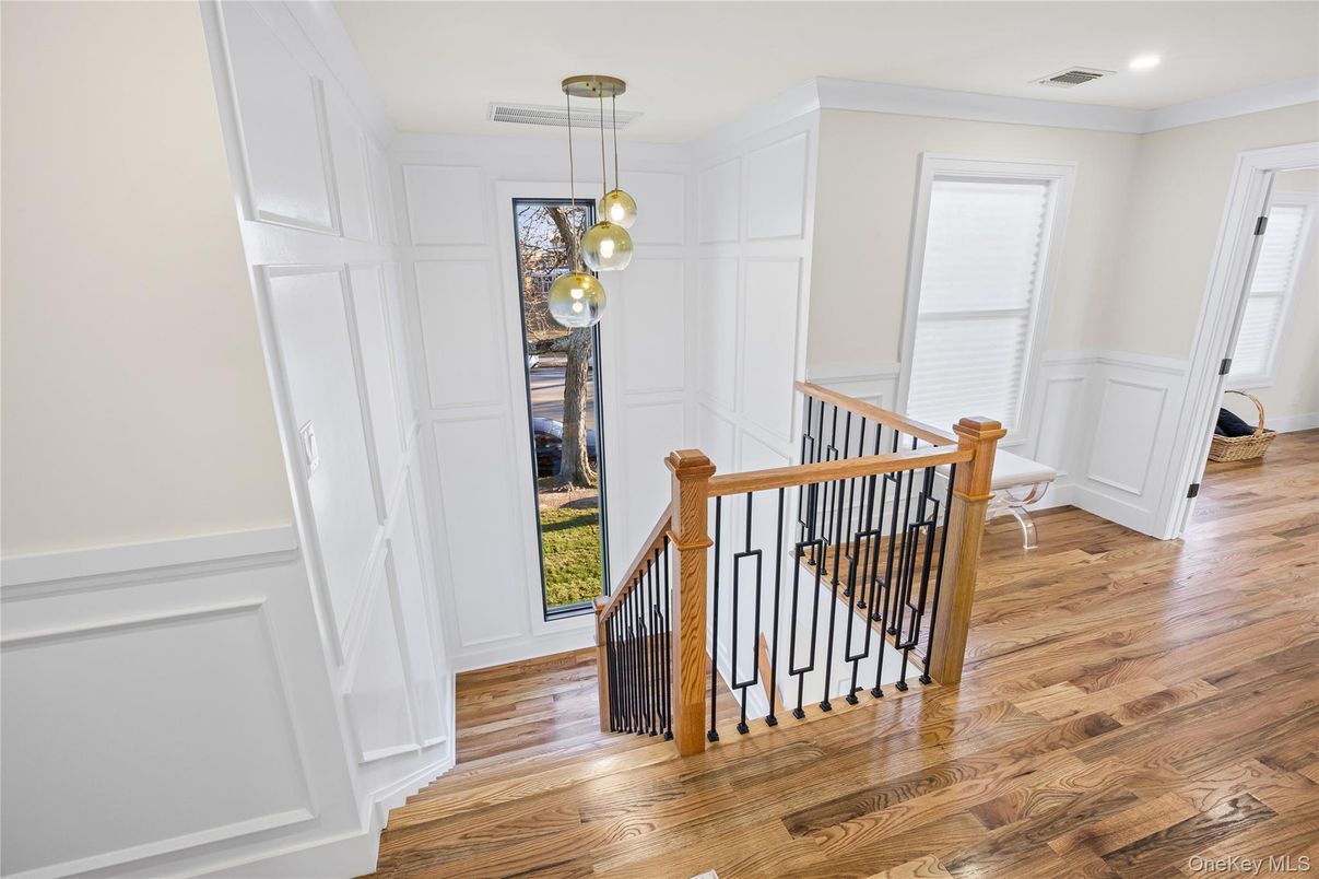 Interior, Pendant Lights, Recessed Lighting, Wood Texture Flooring