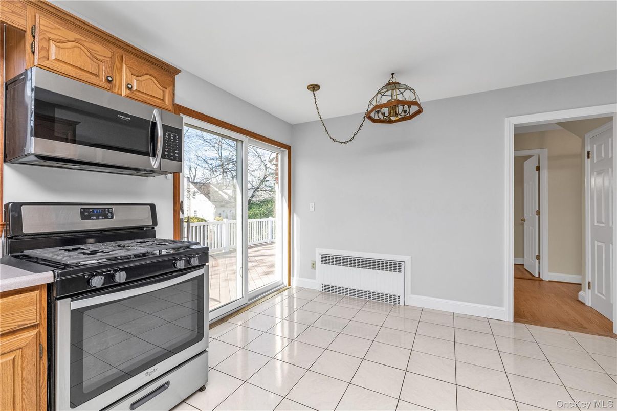 Interior, Kitchen, Pendant Lights, Stainless Steel Appliances