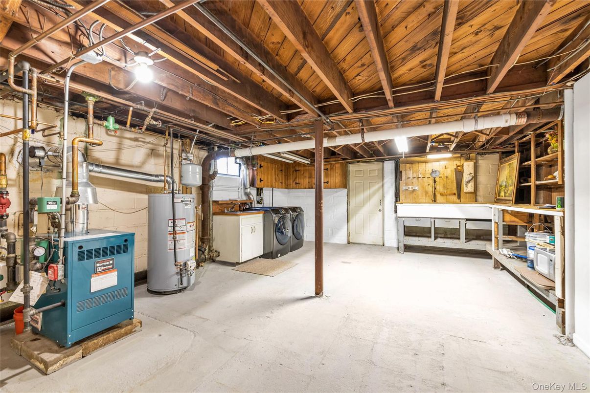 Interior, Washer, Wooden Beams, Wooden Ceilings