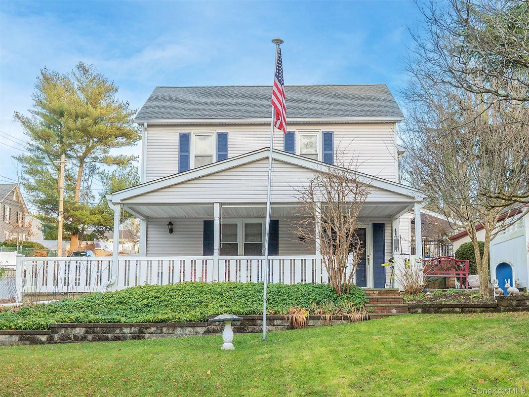 Exterior, Facade, Queen Anne Victorian