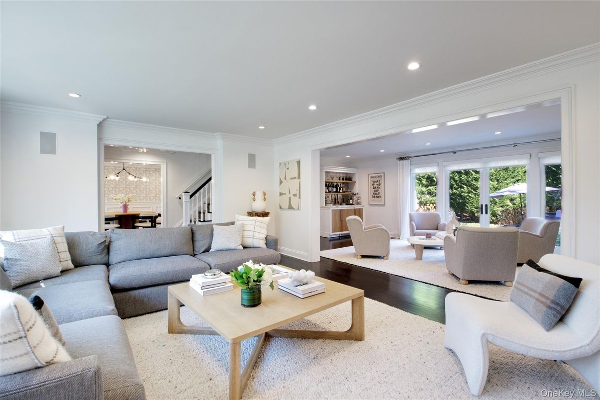 Dining room, Interior, Living room, Recessed Lighting, Wood Texture Flooring