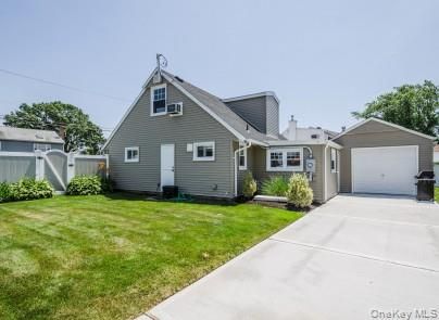 Backyard, Detached Garage, Exterior