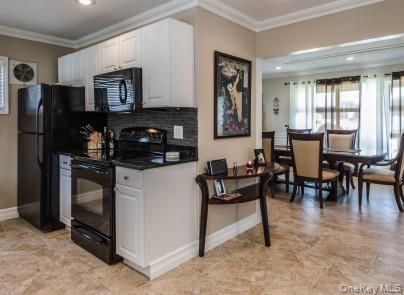 Dining room, Interior, Kitchen, Recessed Lighting