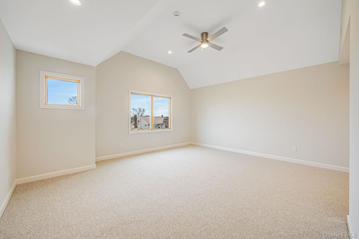Empty room, Interior, Recessed Lighting