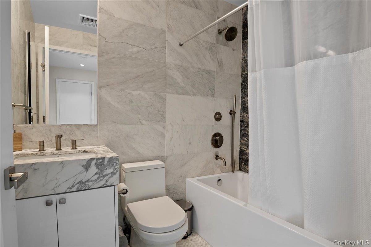 Bathroom, Interior, Marble Walls, Recessed Lighting