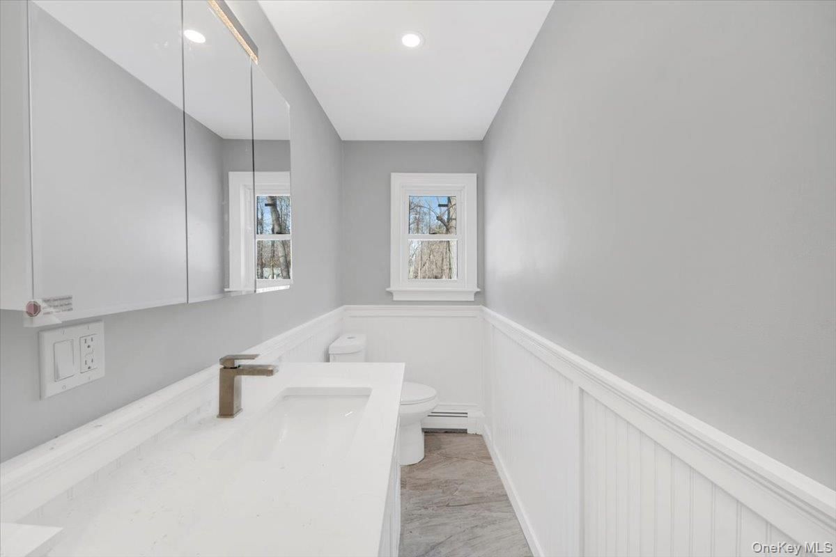 Bathroom, Interior, Recessed Lighting