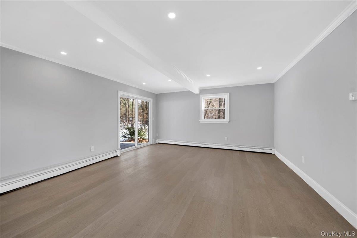 Empty room, Interior, Recessed Lighting, Wood Texture Flooring