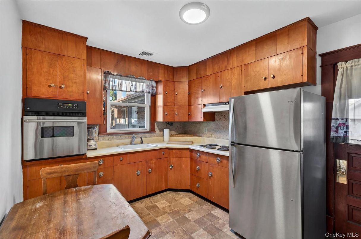 Interior, Kitchen, Stainless Steel Appliances