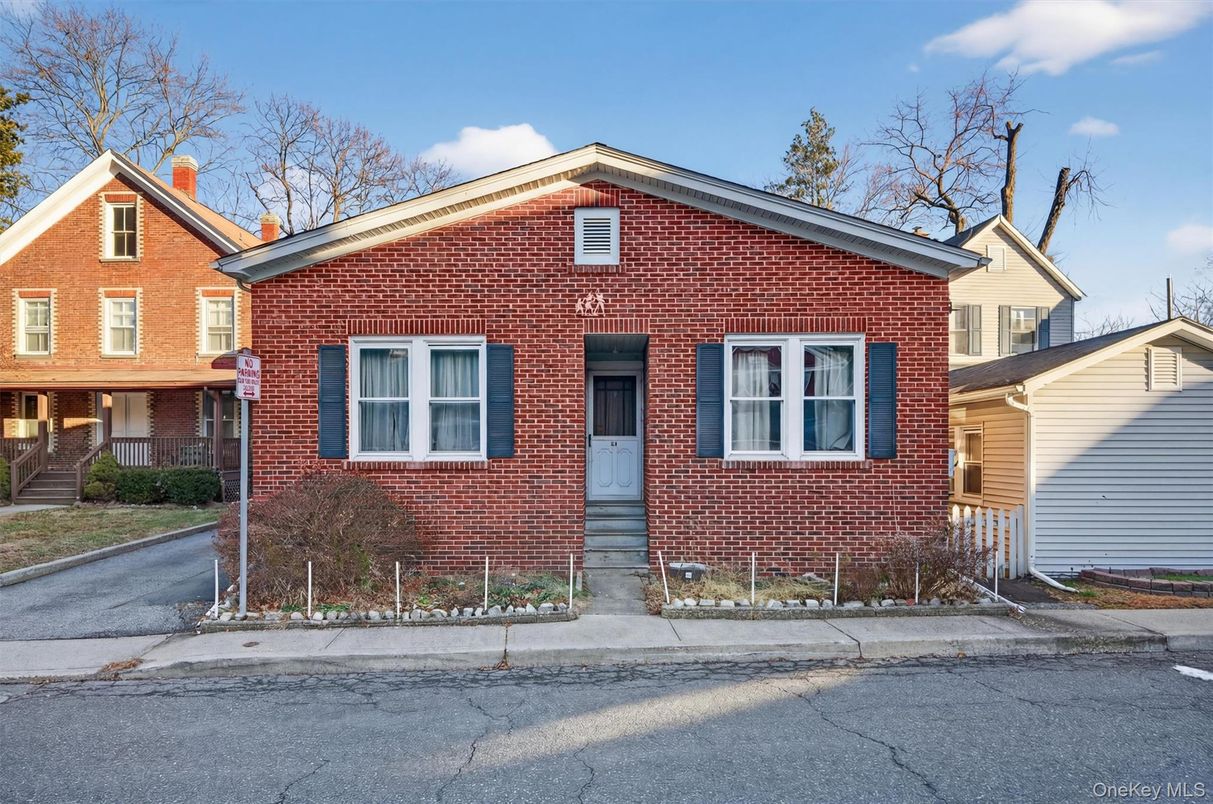 Exterior, Facade, Brick Facade, Brick Traditional