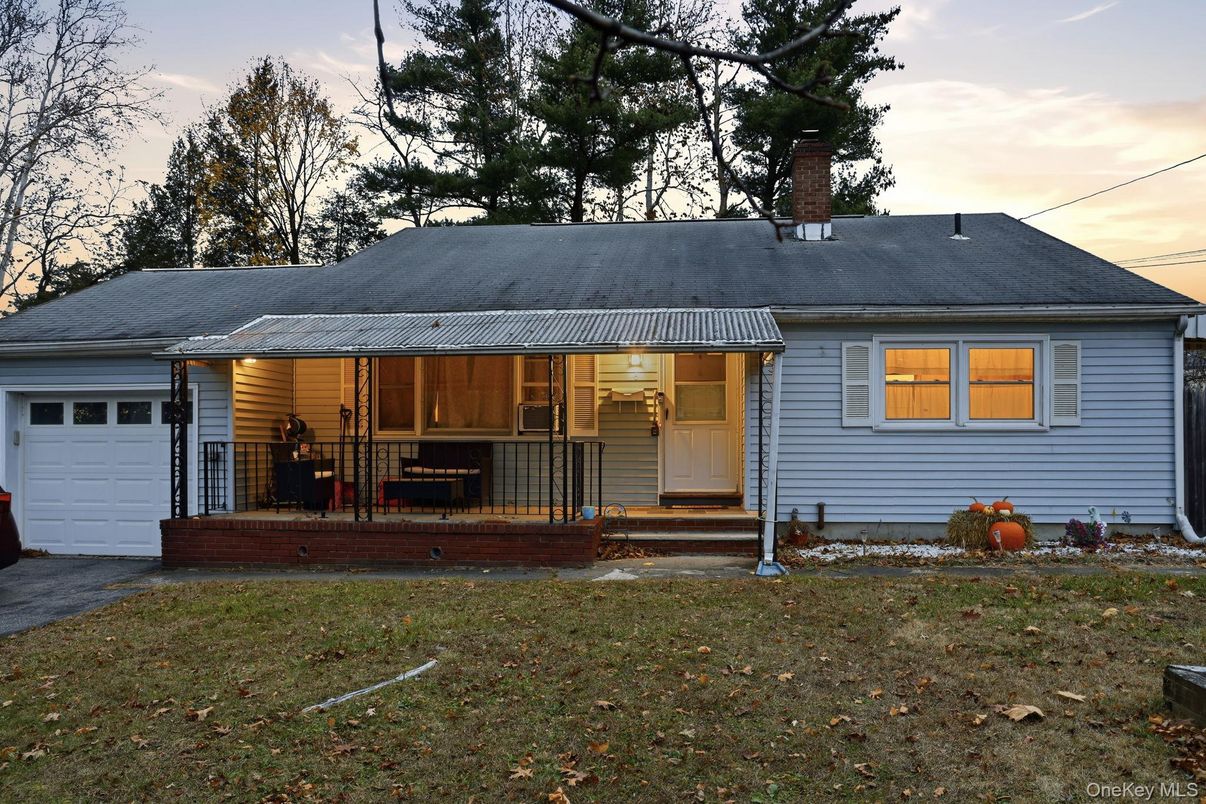 Attached, Backyard, Exterior, Facade, Cape Cod