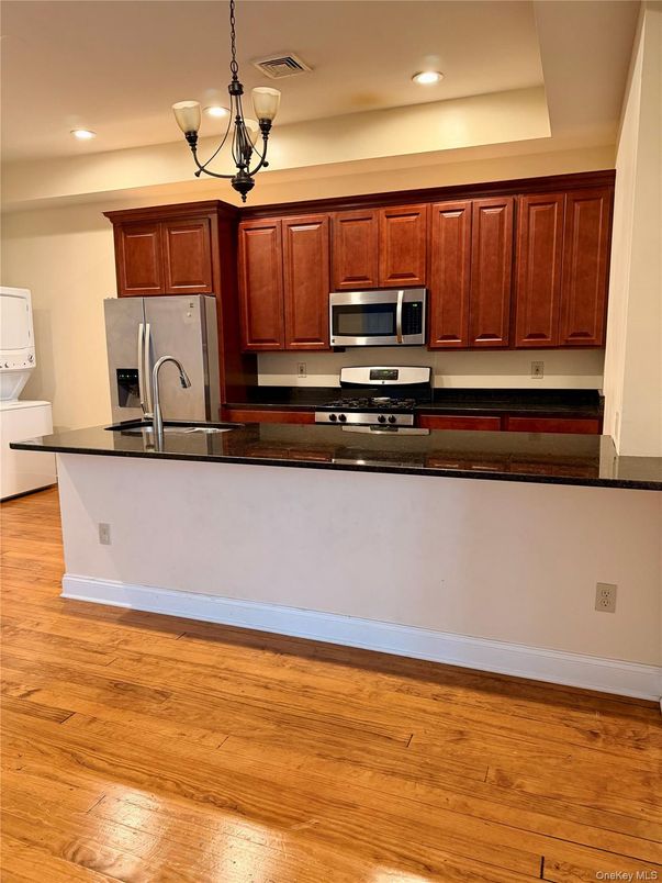 Interior, Kitchen, Pendant Lights, Recessed Lighting, Wood Texture Flooring