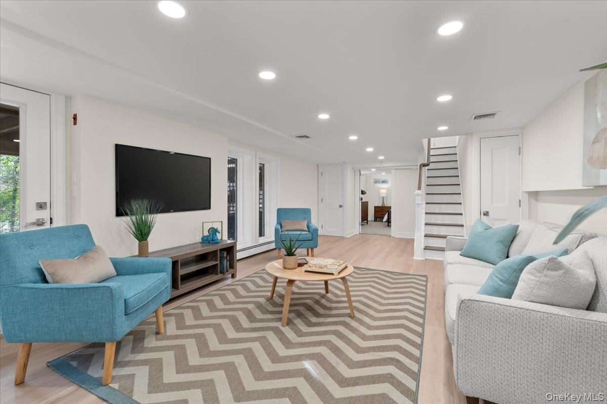 Interior, Living room, Recessed Lighting, Wood Texture Flooring