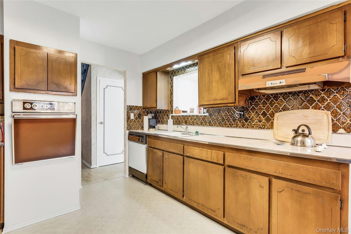Interior, Kitchen, Tile Countertops, Washer