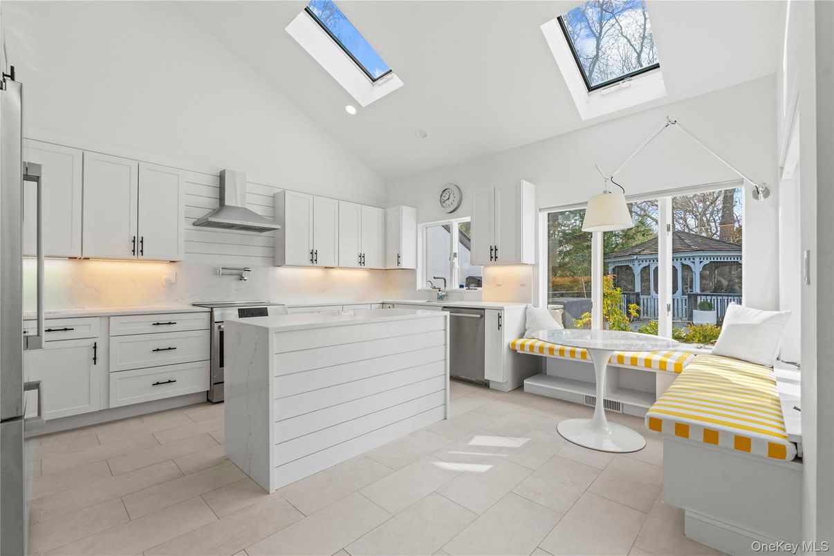 Glass Ceilings, Interior, Kitchen, Pendant Lights, Recessed Lighting, Stainless Steel Appliances