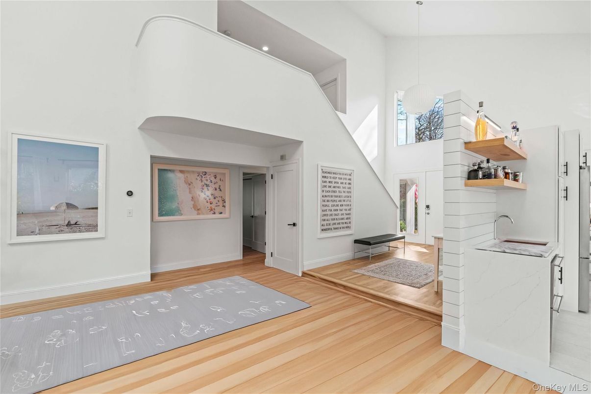 Interior, Pendant Lights, Wood Texture Flooring