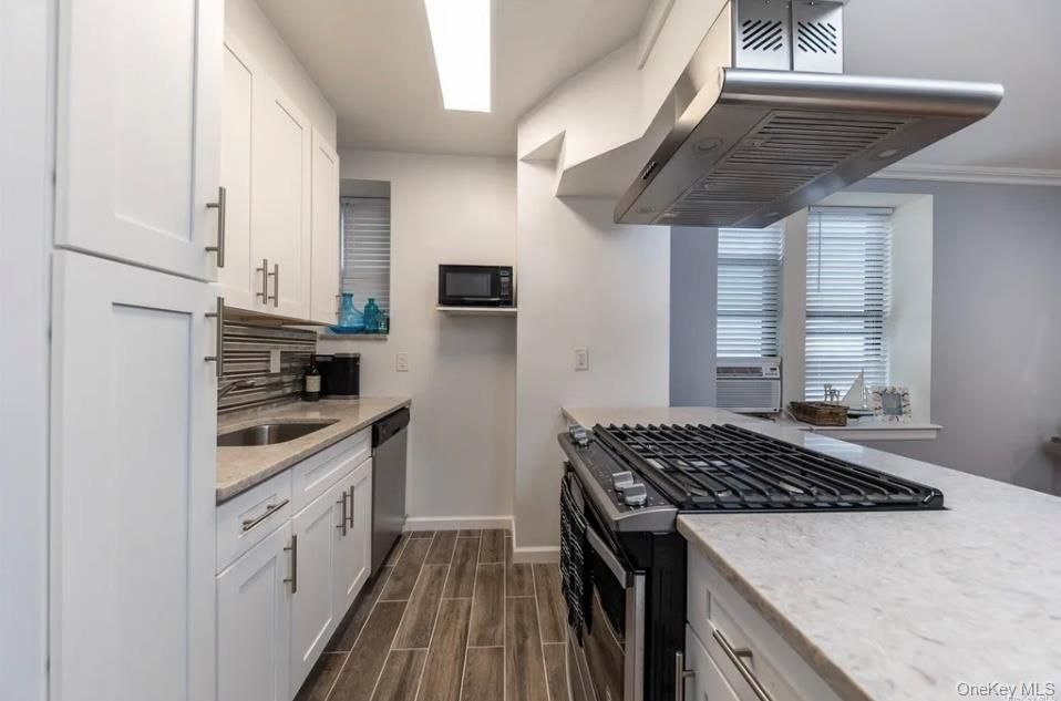 Interior, Kitchen, Stainless Steel Appliances, Wood Texture Flooring