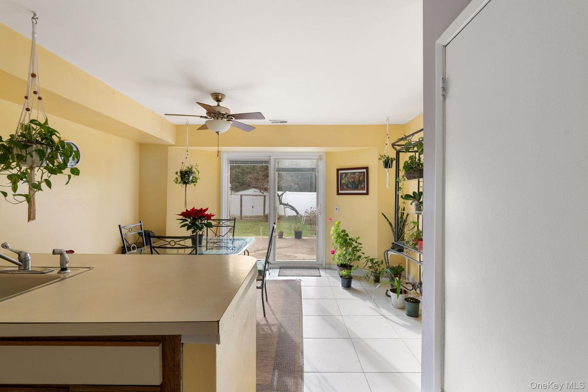 Dining room, Interior