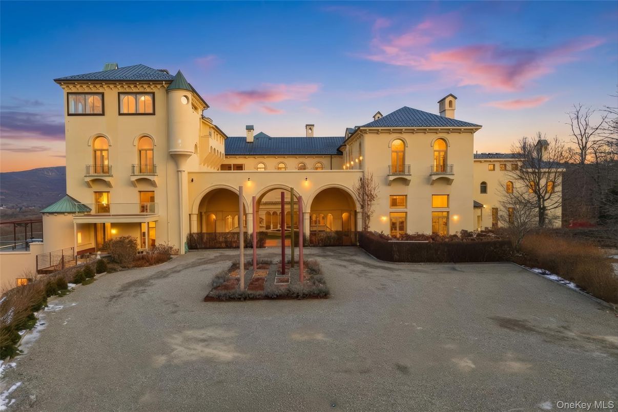 Backyard, Exterior, Facade, Mediterranean