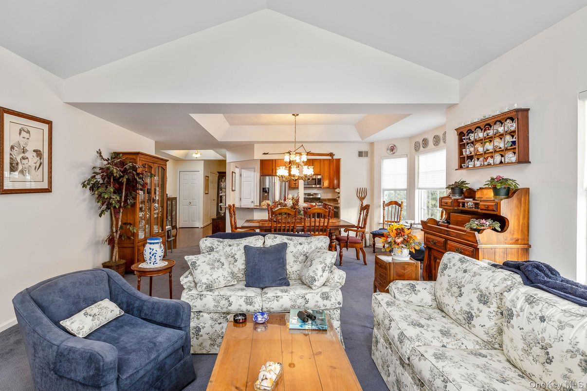 Chandelier, Dining room, Interior, Living room, Wood Texture Flooring