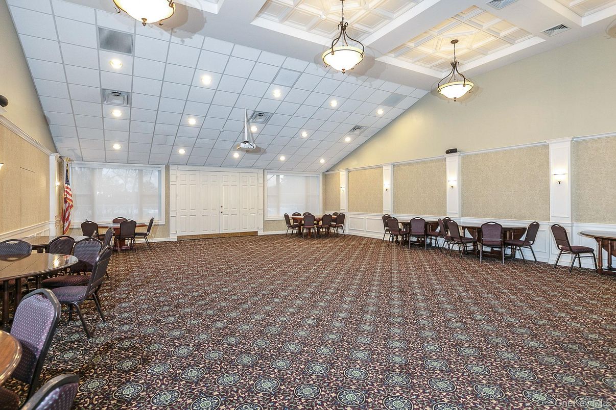 Dining room, Interior, Pendant Lights, Recessed Lighting