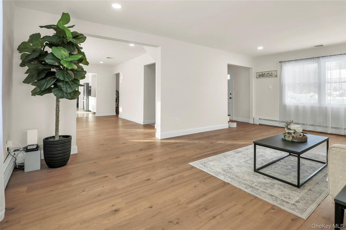 Interior, Recessed Lighting, Wood Texture Flooring