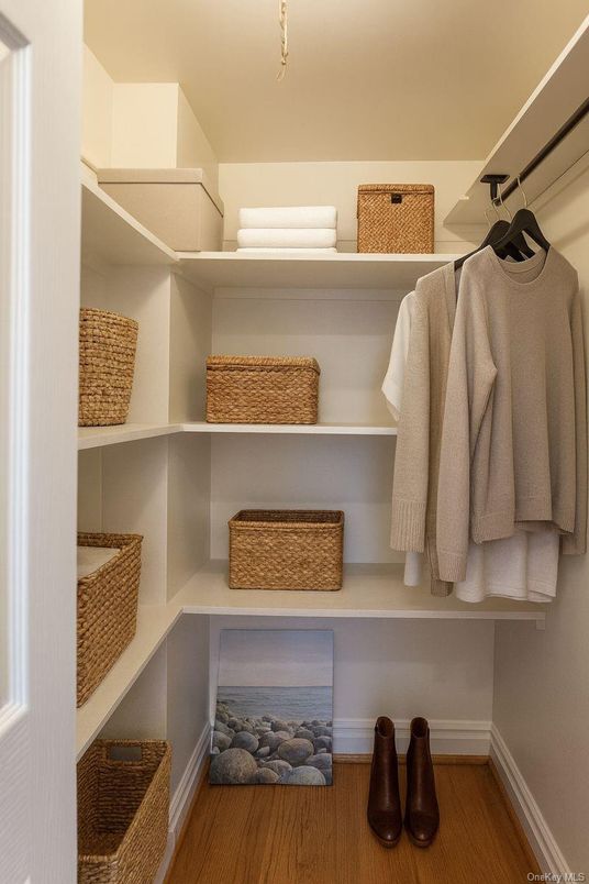 Interior, Walk-in Closets, Wood Texture Flooring