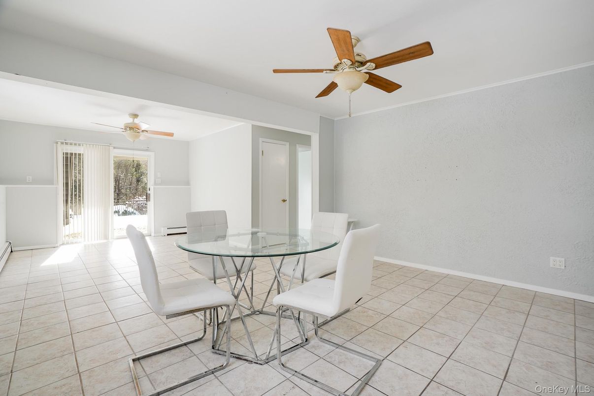 Dining room, Interior