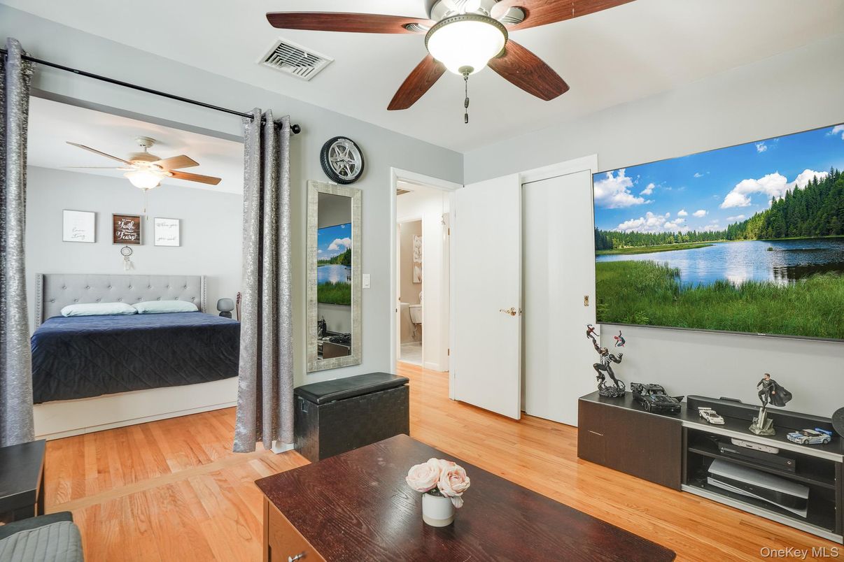 Bedroom, Interior, Water, Wood Texture Flooring