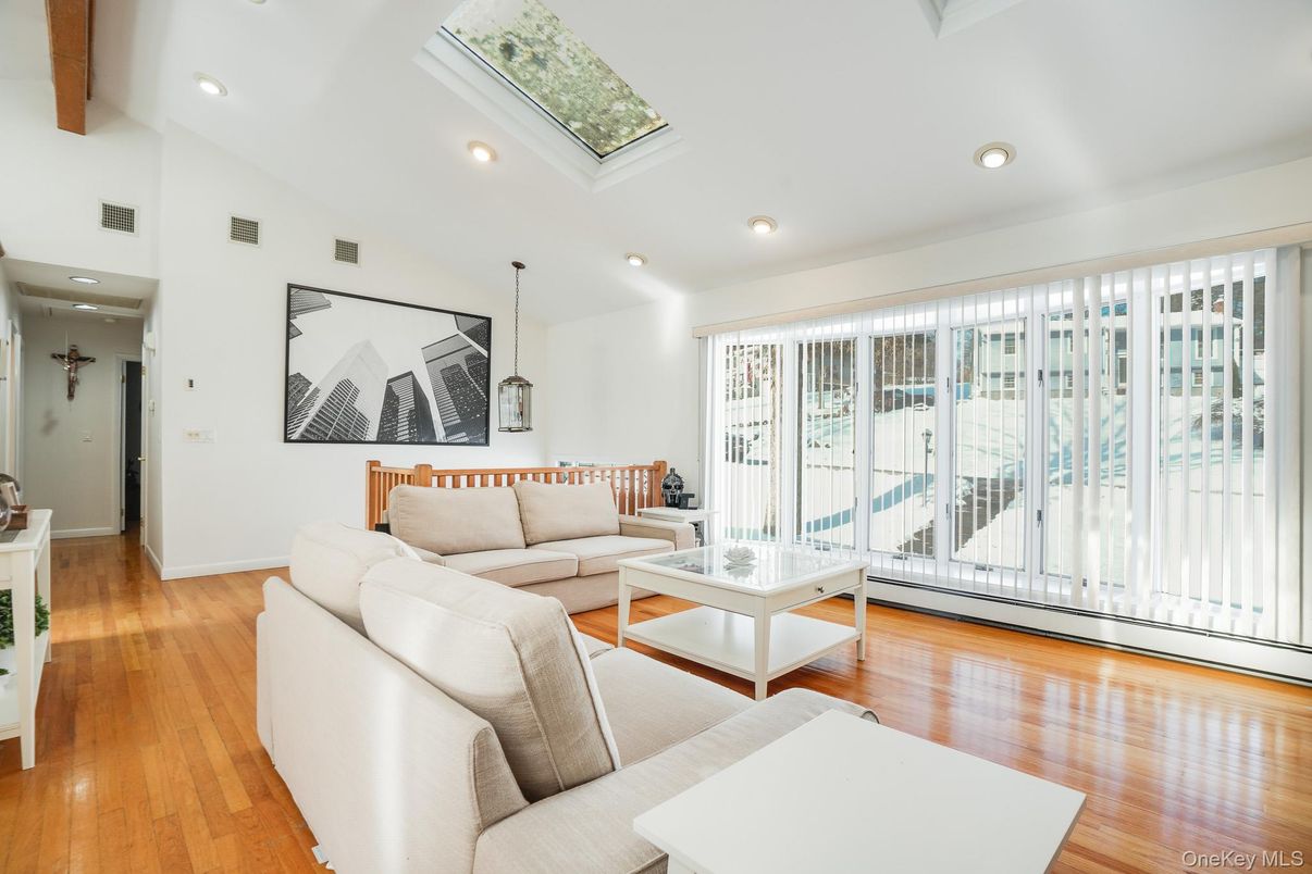 Interior, Living room, Pendant Lights, Recessed Lighting, Wood Texture Flooring