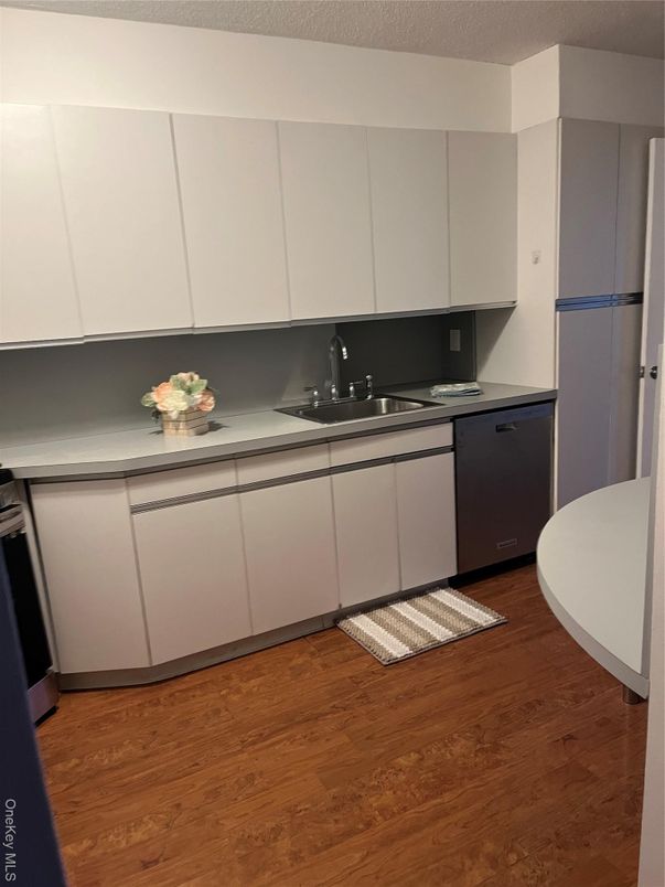 DE Listing image placeholder