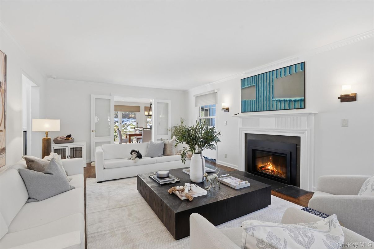 Fireplace, Interior, Living room