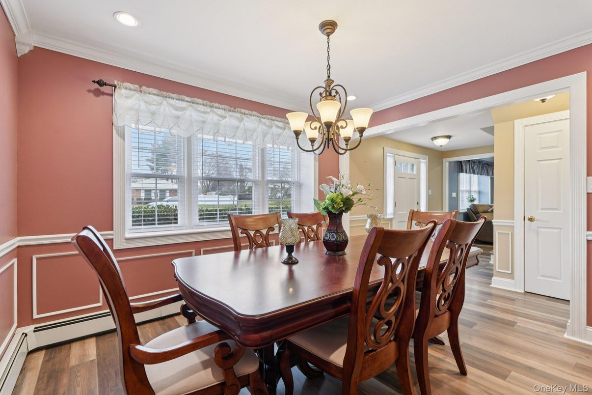 Chandelier, Dining room, Interior, Recessed Lighting, Wood Texture Flooring