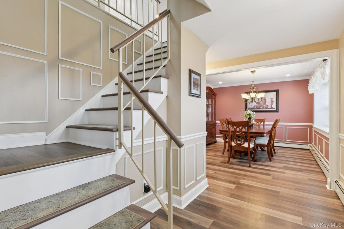 Chandelier, Dining room, Interior, Recessed Lighting, Wood Texture Flooring